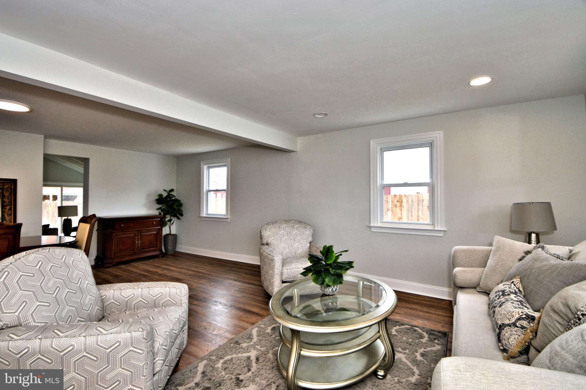 539 Stanbridge Road Morton, PA 19070 - Photo 8 of 48 Living Room