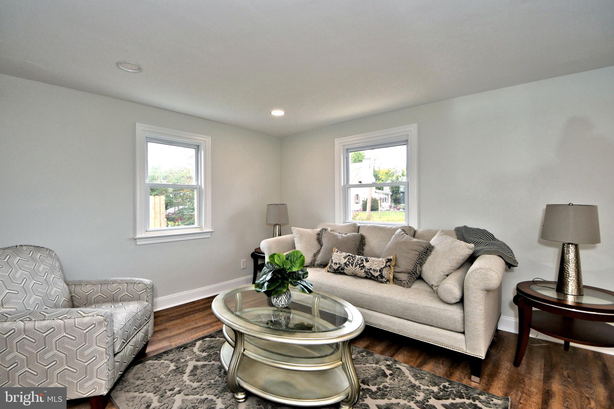 539 Stanbridge Road Morton, PA 19070 - Photo 10 of 48 Living Room