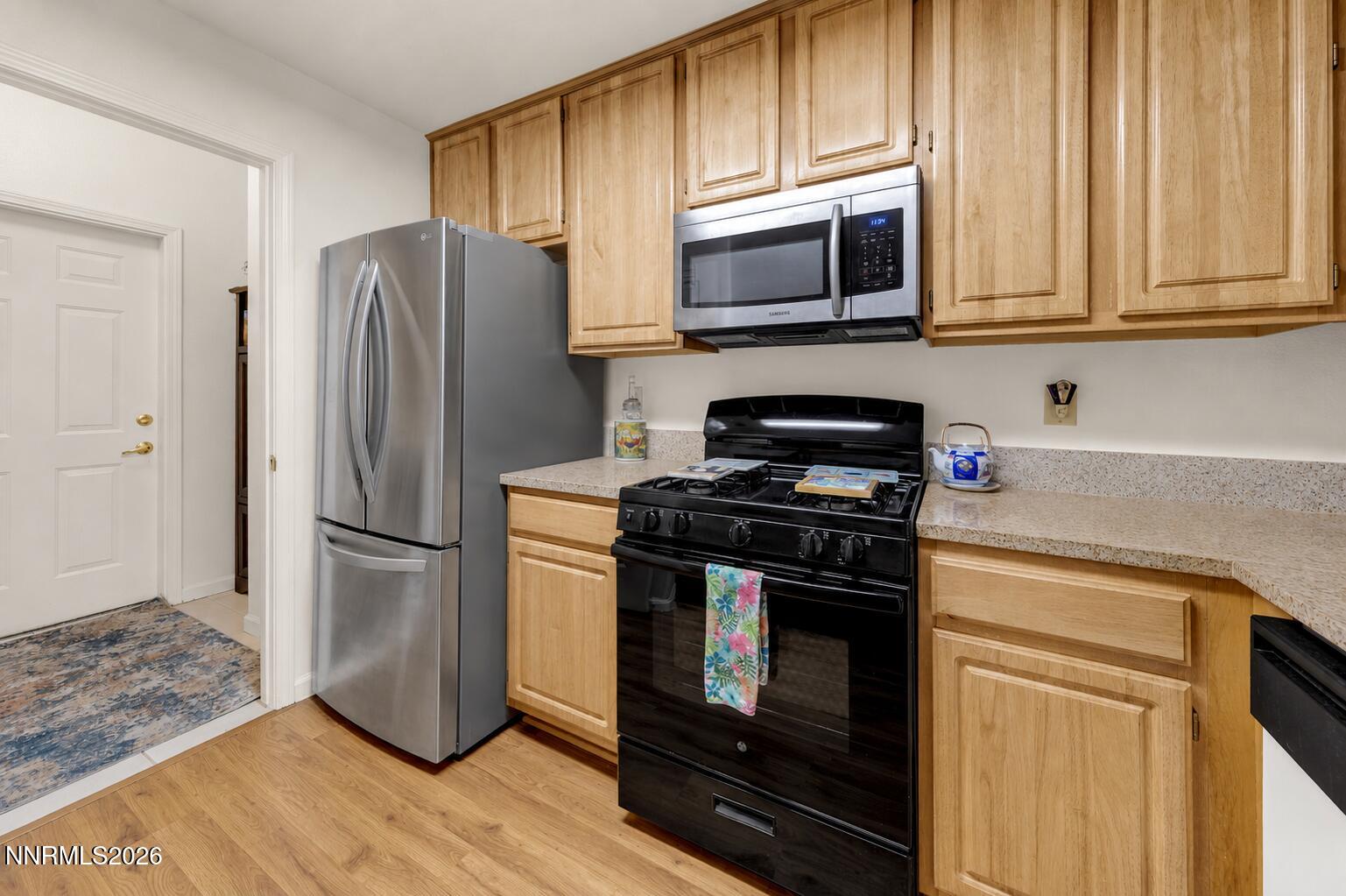 900 South Meadows Parkway, Unit 2212 Reno, NV 89521 - Photo 4 of 31 Kitchen