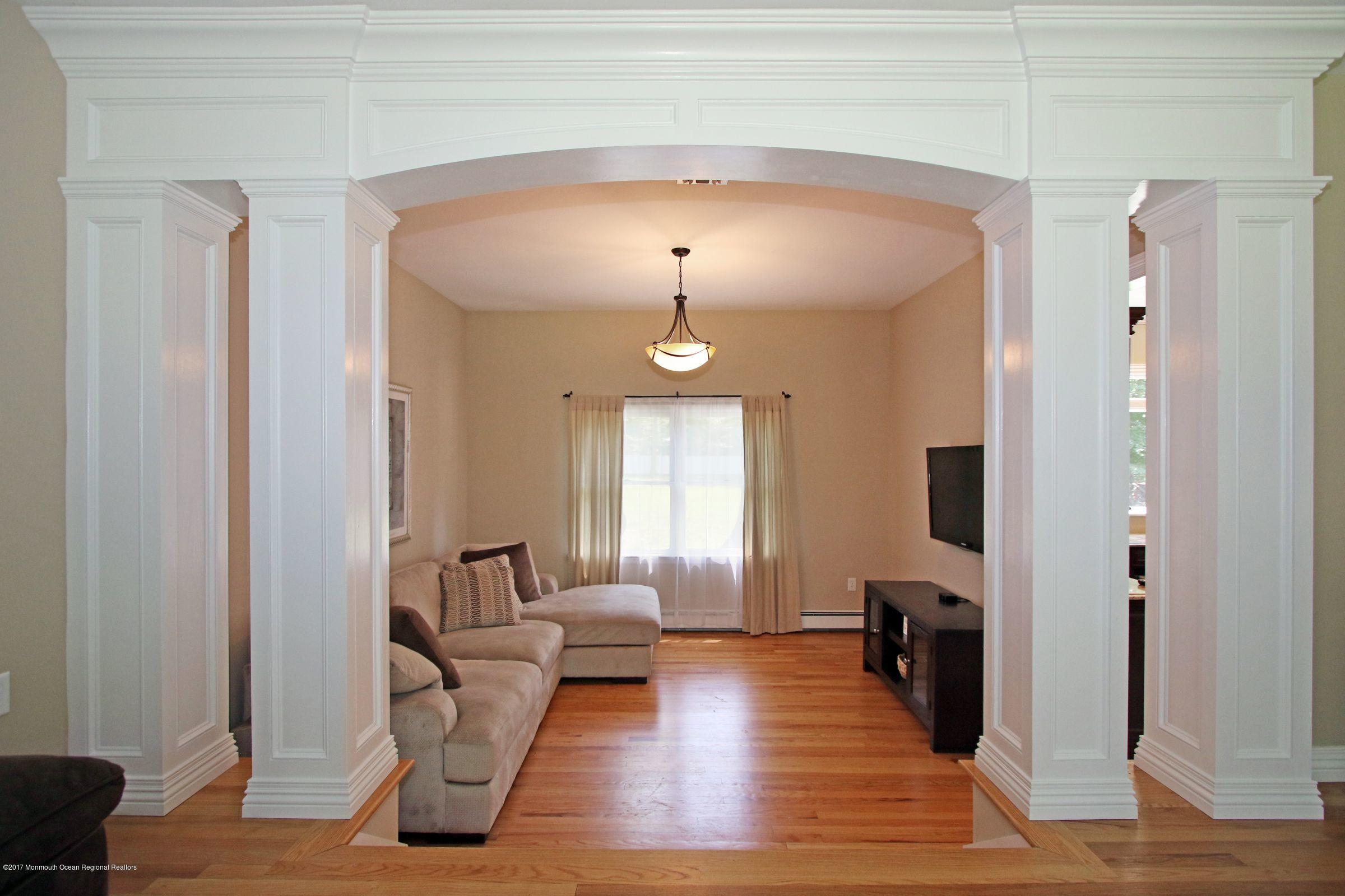 165 Marvin Road Middletown, NJ 07748 - Photo 8 of 17 LRto Den