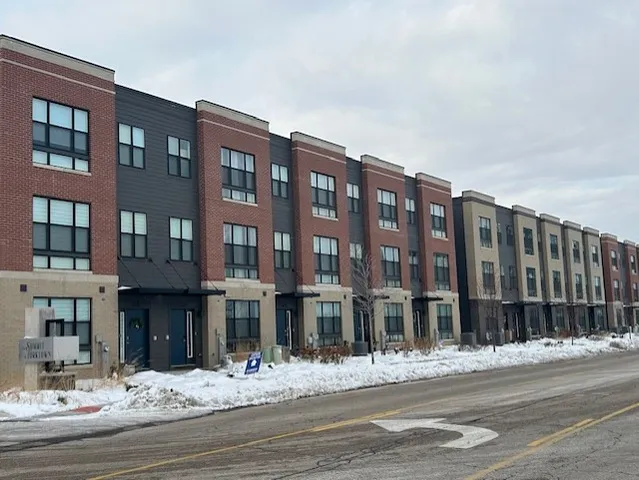 $3,650 | 314 Summit Circle, Lombard, IL 60148