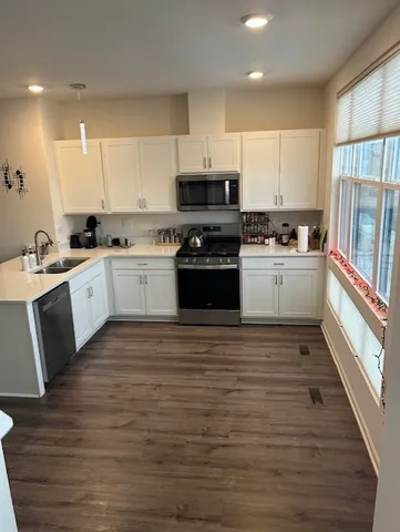 $3,650 | 314 Summit Circle, Lombard, IL 60148