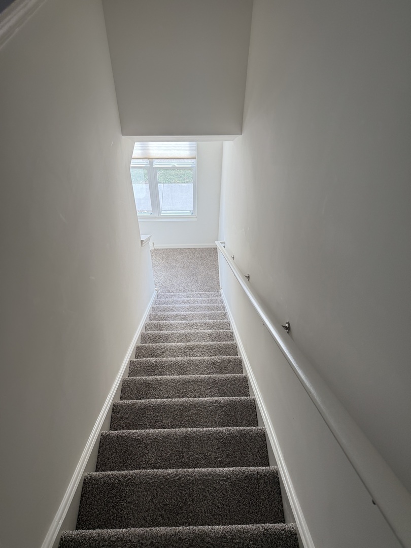 314 Summit Circle Lombard, IL 60148 - Photo 10 of 24 a view of entryway