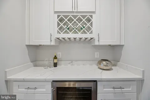 $2,400,000 | 2336 North Oak Street, Falls Church, VA 22046