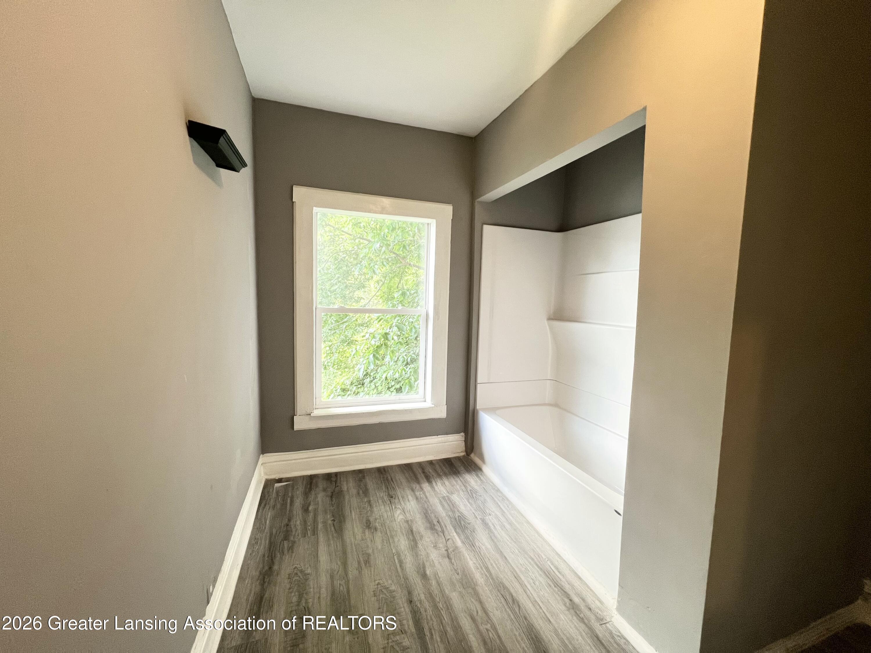 933 Porter Street Lansing, MI 48906 - Photo 19 of 30 12B8B0D9-D232-4056-9AB7-D844C9E7E5B6
