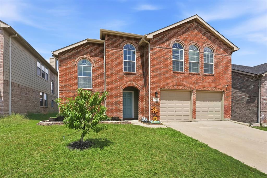 14037 Fontana Road Fort Worth, TX 76262 - Photo 2 of 40