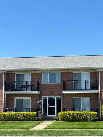 $75,000 | 32125 Beaconsfield Street, Unit 39, Roseville, MI 48066