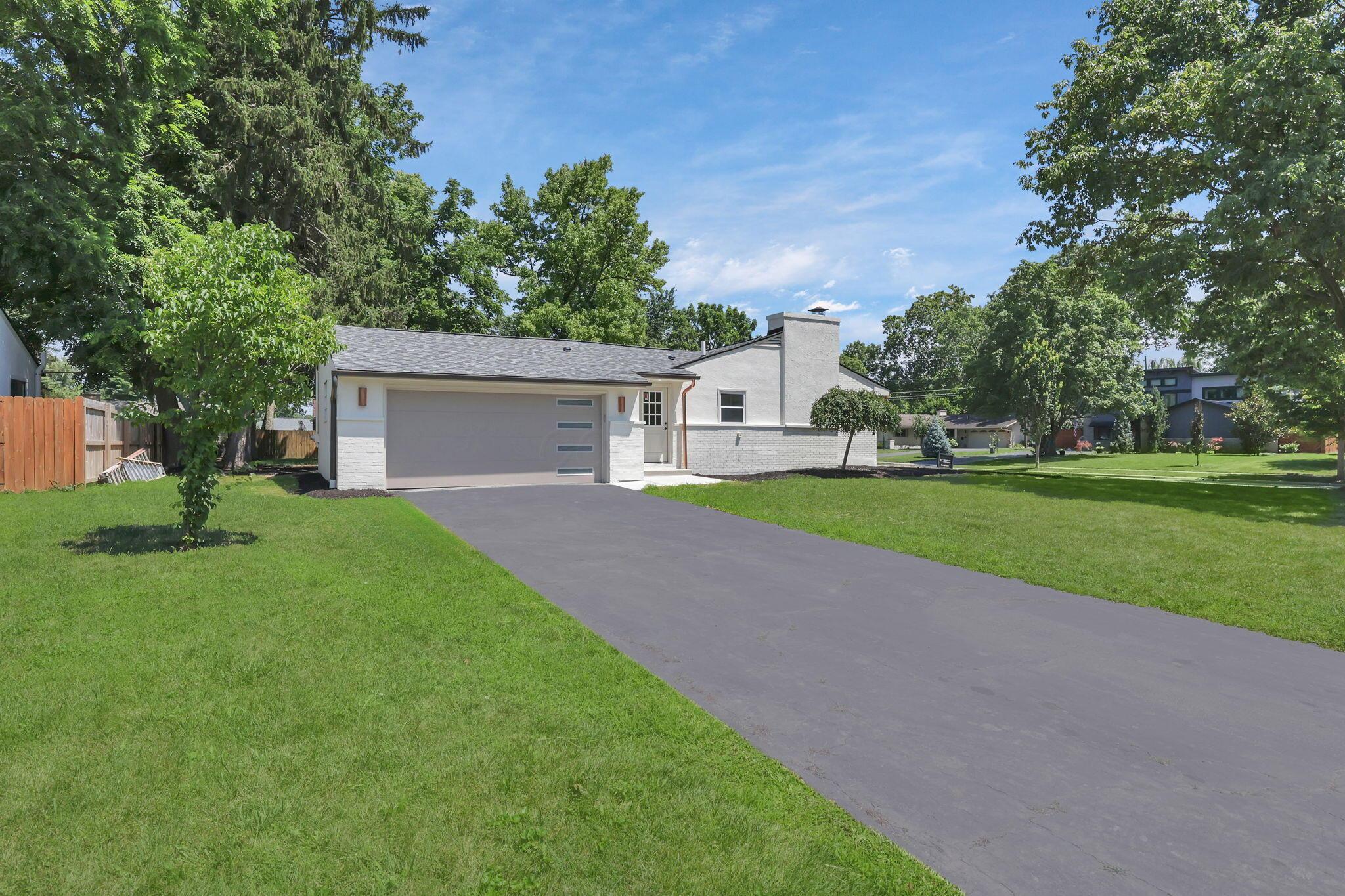 3675 Mountview Road Columbus, OH 43220 - Photo 3 of 64 3675 Mountview Rd