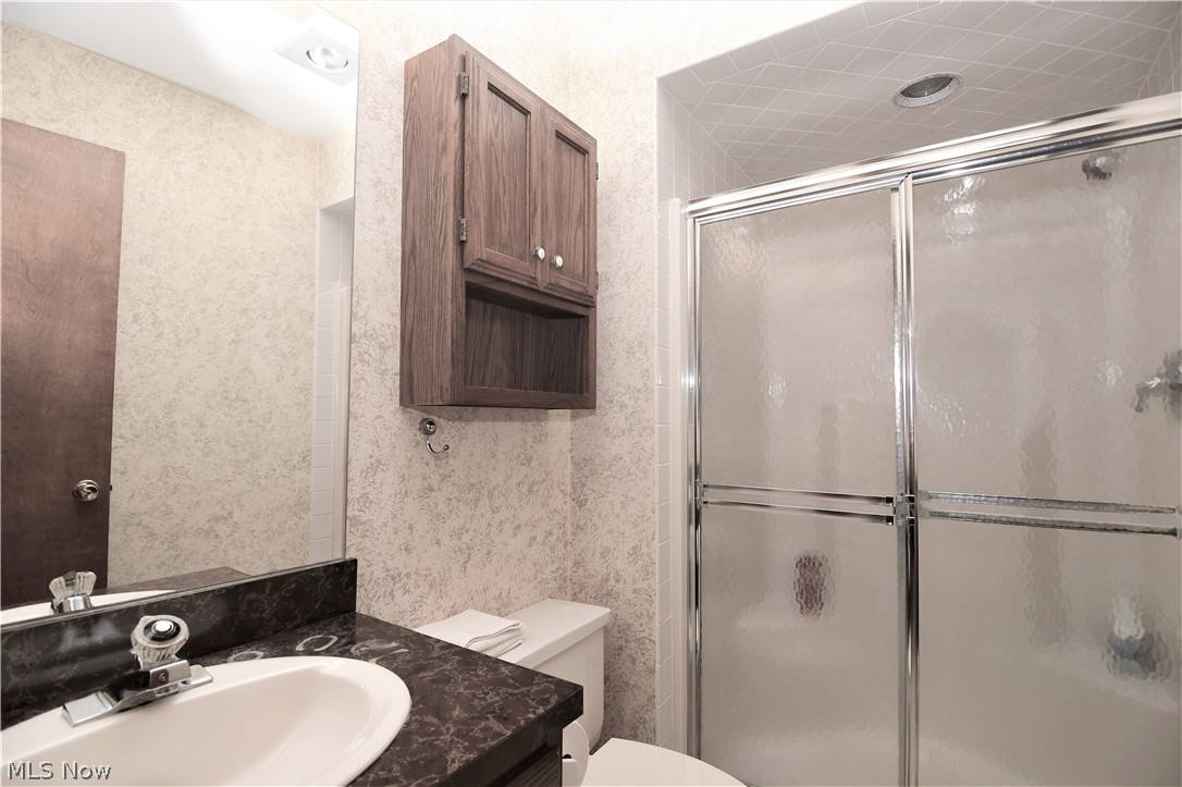 989 Hampton Ridge Drive Akron, OH 44313 - Photo 20 of 31 Master Bath