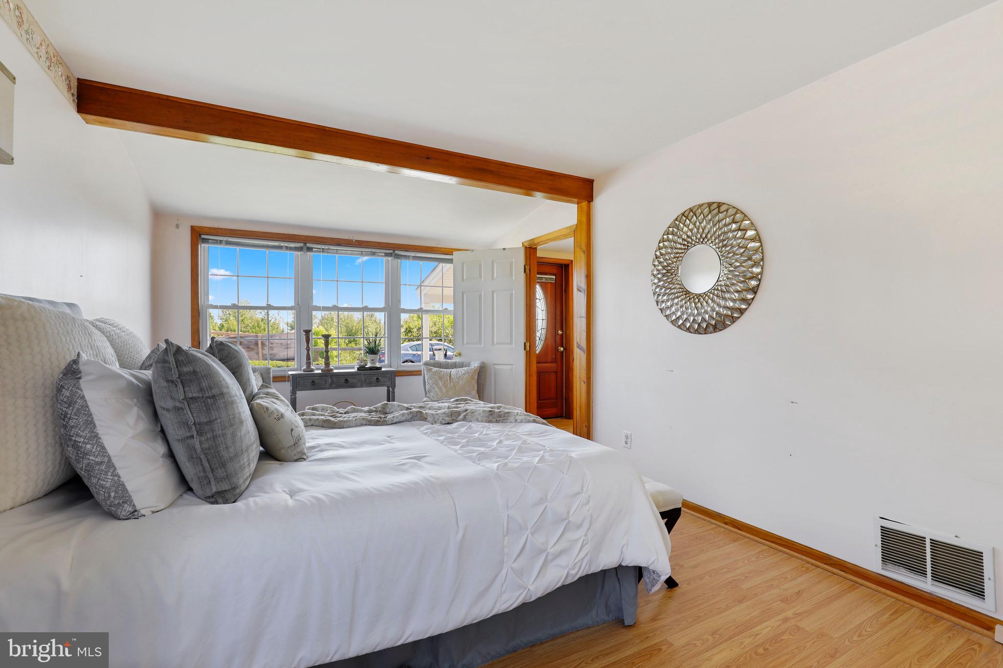 7312 Bay Front Road Baltimore, MD 21219 - Photo 15 of 35 Room for a king sized bed!