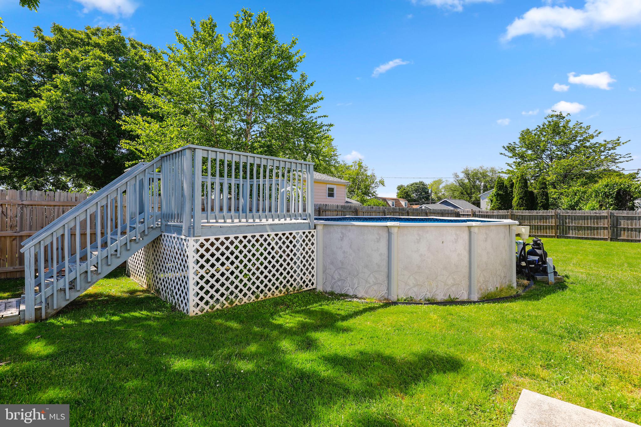 7312 Bay Front Road Baltimore, MD 21219 - Photo 32 of 35 Large aboveground pool