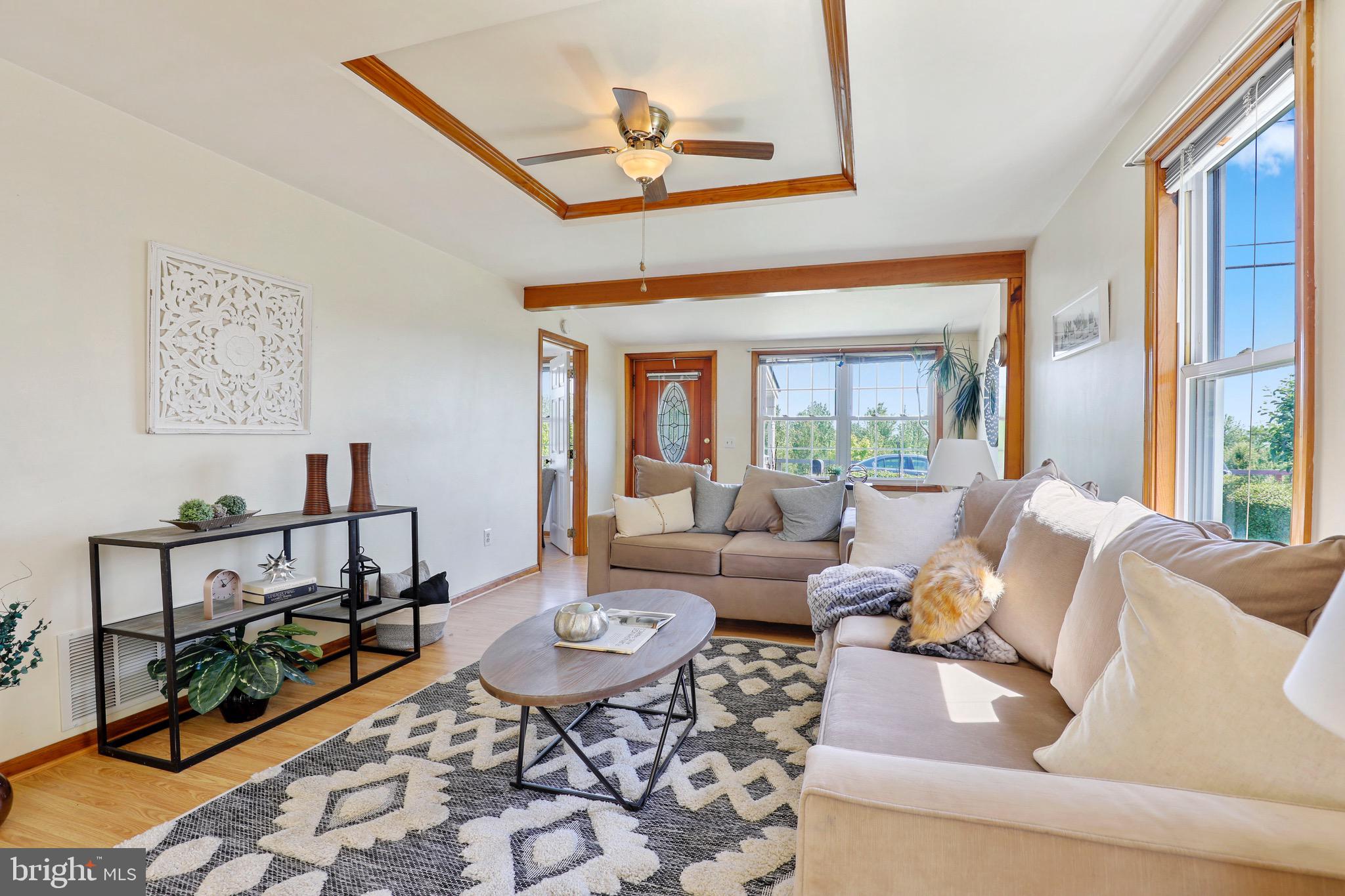 7312 Bay Front Road Baltimore, MD 21219 - Photo 5 of 35 Spacious gathering space