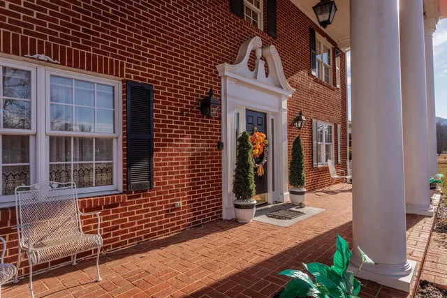 $895,000 | 8217 South East Highway, Elkton, VA 22827