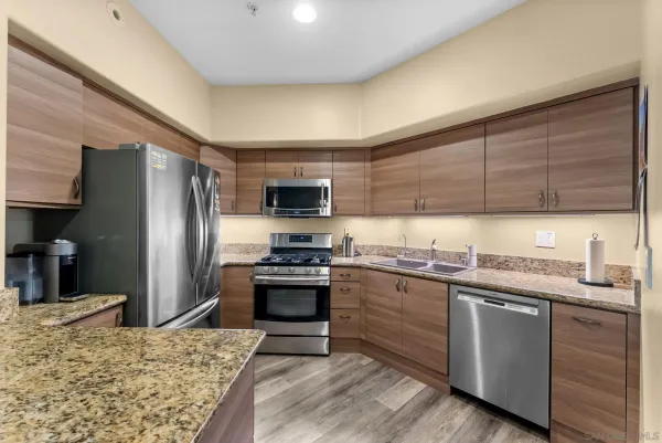 $925,000 | 1100 Civic Center Drive, Unit C25, Oceanside, CA 92054