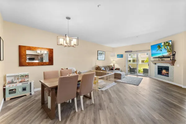 $925,000 | 1100 Civic Center Drive, Unit C25, Oceanside, CA 92054