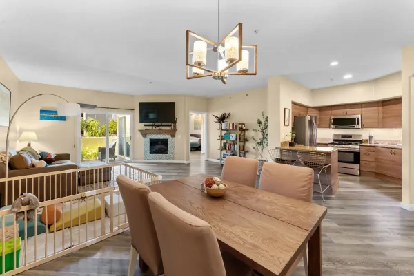 $925,000 | 1100 Civic Center Drive, Unit C25, Oceanside, CA 92054