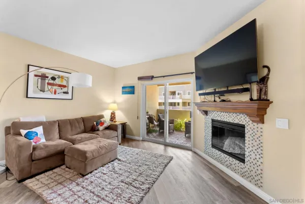 $925,000 | 1100 Civic Center Drive, Unit C25, Oceanside, CA 92054