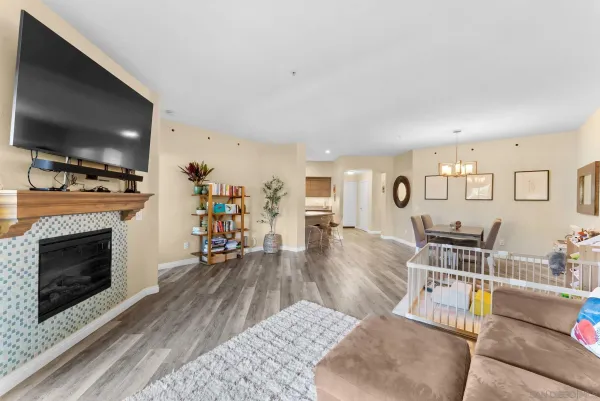 $925,000 | 1100 Civic Center Drive, Unit C25, Oceanside, CA 92054