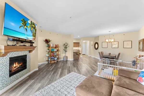 $925,000 | 1100 Civic Center Drive, Unit C25, Oceanside, CA 92054