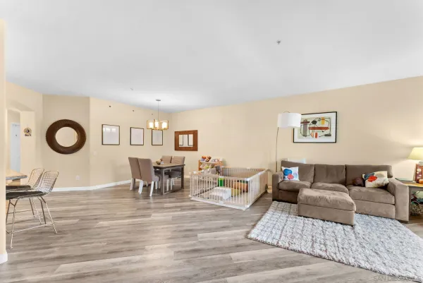 $925,000 | 1100 Civic Center Drive, Unit C25, Oceanside, CA 92054