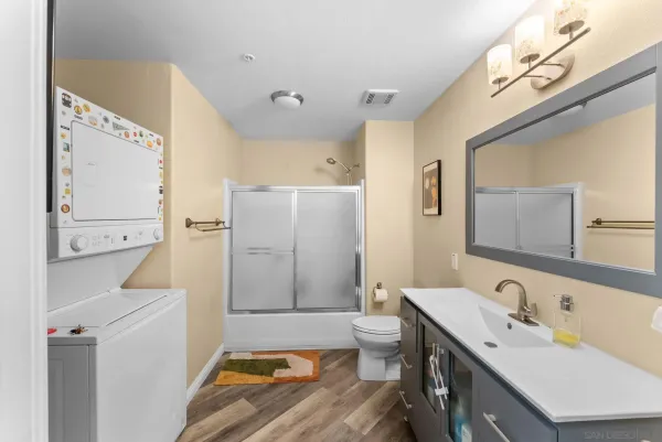 $925,000 | 1100 Civic Center Drive, Unit C25, Oceanside, CA 92054