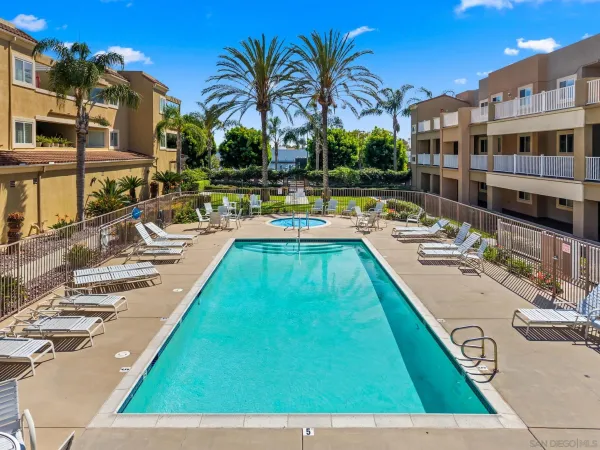 $925,000 | 1100 Civic Center Drive, Unit C25, Oceanside, CA 92054