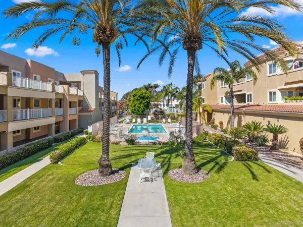 $925,000 | 1100 Civic Center Drive, Unit C25, Oceanside, CA 92054