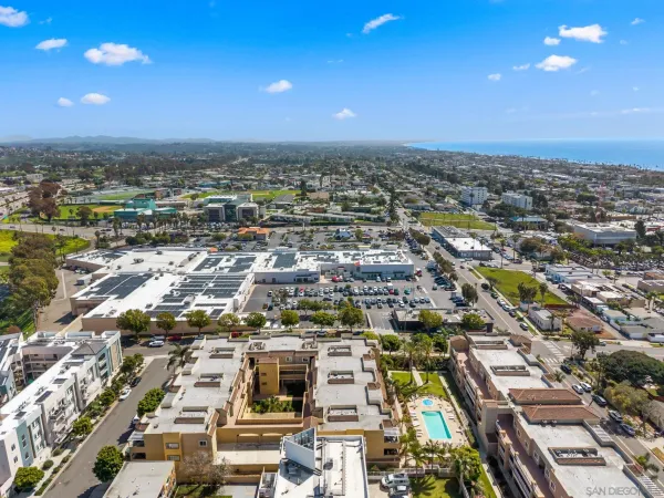 $925,000 | 1100 Civic Center Drive, Unit C25, Oceanside, CA 92054