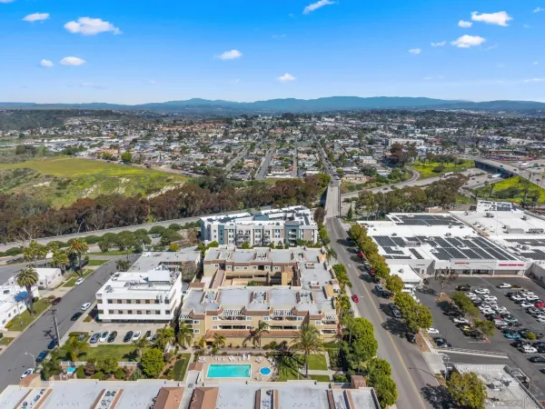 $925,000 | 1100 Civic Center Drive, Unit C25, Oceanside, CA 92054