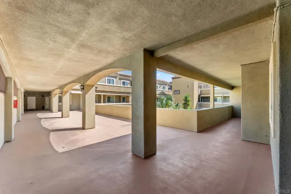 $925,000 | 1100 Civic Center Drive, Unit C25, Oceanside, CA 92054