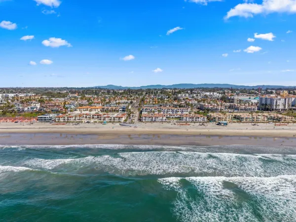 $925,000 | 1100 Civic Center Drive, Unit C25, Oceanside, CA 92054