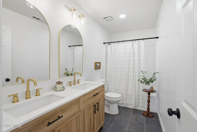 $529,900 | 43010 Yaffa Street, Lancaster, CA 93535