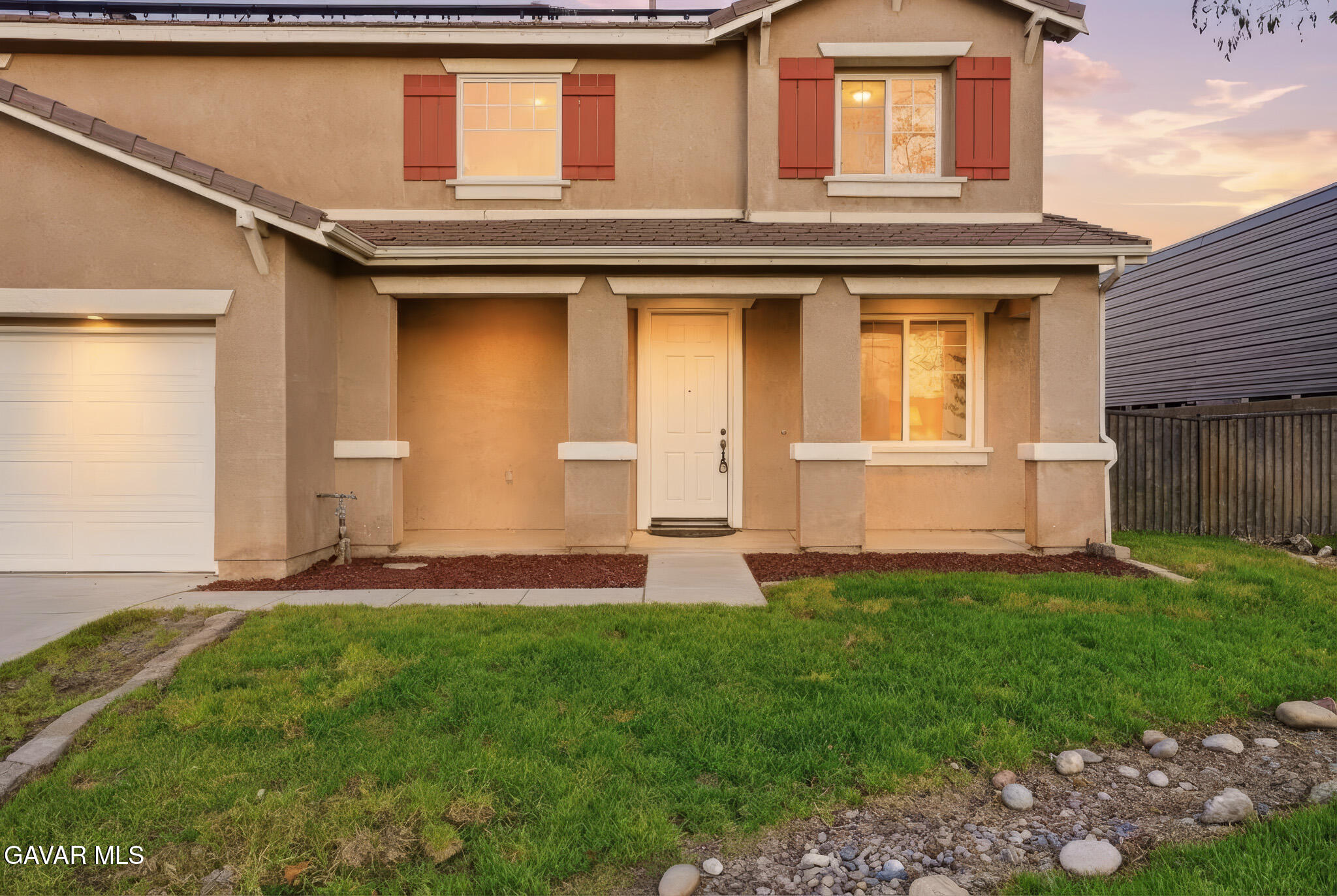 43010 Yaffa Street Lancaster, CA 93535 - Photo 4 of 37 _DSC7768_twilight_cddec02d-f3ae-4683-8d5