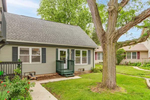 $255,000 | 226 Elkhorn Court, Unit A, Bolingbrook, IL 60440
