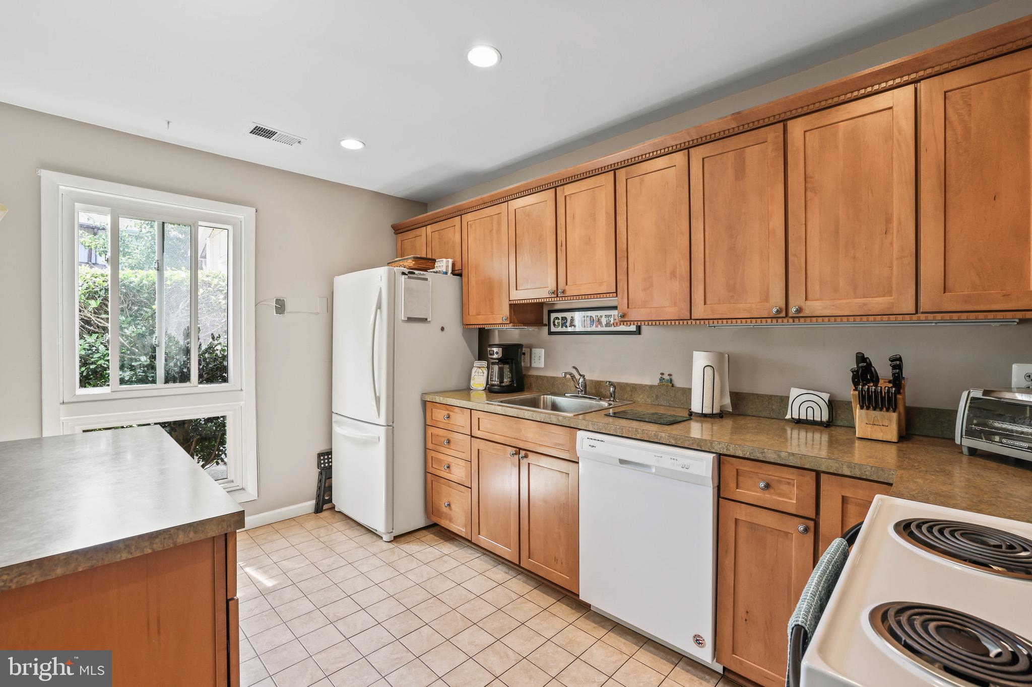 266 North Cottage Road Sterling, VA 20164 - Photo 16 of 44 Gallery Image 16