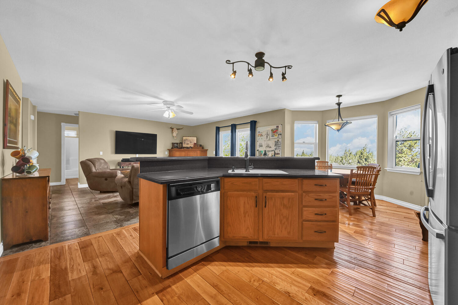 9345 Southwest Old West Road Powell Butte, OR 97753 - Photo 11 of 48 11_kitchen