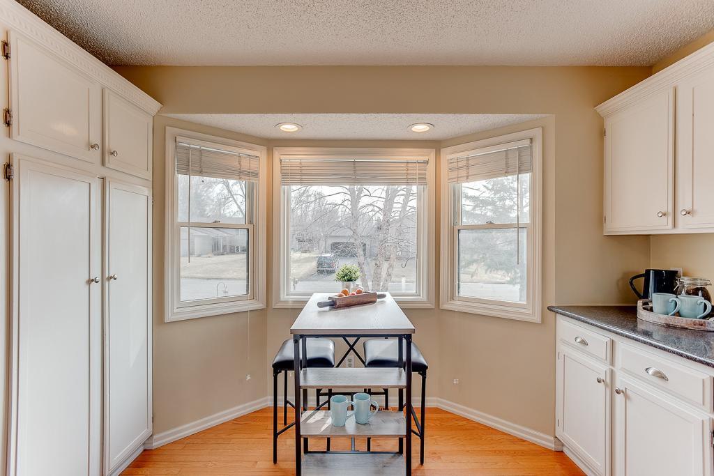 4663 Beacon Hill Road Eagan, MN 55122 - Photo 12 of 59 Gallery Image 12