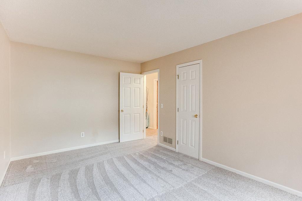 4663 Beacon Hill Road Eagan, MN 55122 - Photo 27 of 59 Gallery Image 27