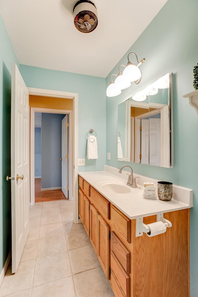 4663 Beacon Hill Road Eagan, MN 55122 - Photo 41 of 59 Gallery Image 41