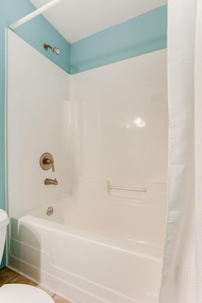 4663 Beacon Hill Road Eagan, MN 55122 - Photo 42 of 59 Gallery Image 42