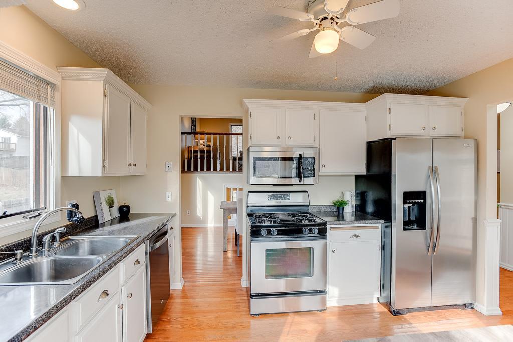 4663 Beacon Hill Road Eagan, MN 55122 - Photo 8 of 59 Gallery Image 8