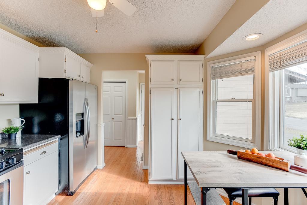 4663 Beacon Hill Road Eagan, MN 55122 - Photo 10 of 59 Gallery Image 10