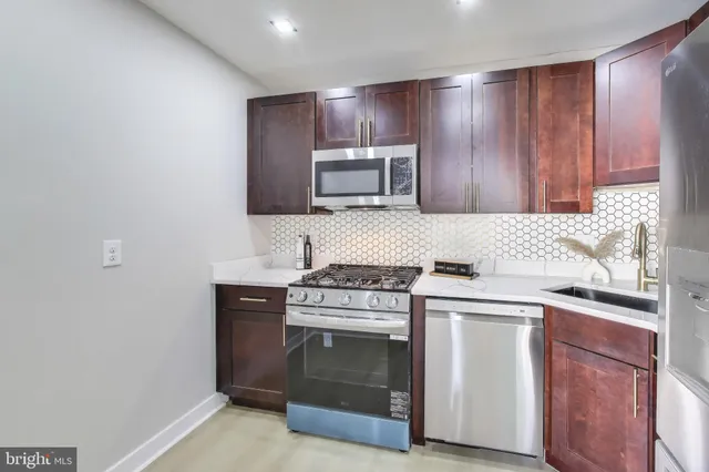 $149,900 | 3140 Brinkley Road, Unit 304, Temple Hills, MD 20748