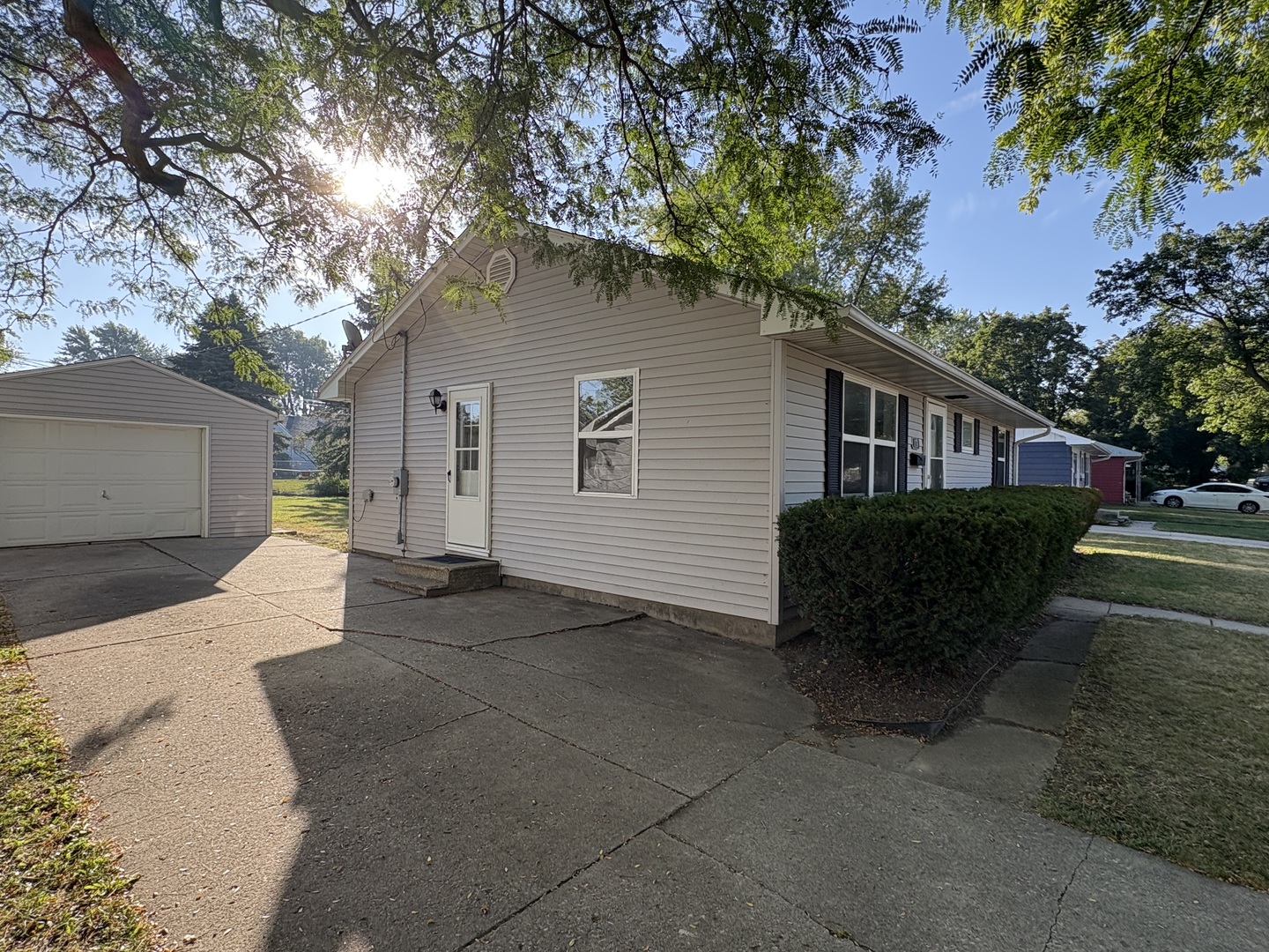 1176 Westview Drive Rochelle, IL 61068 - Photo 3 of 21 Gallery Image 3