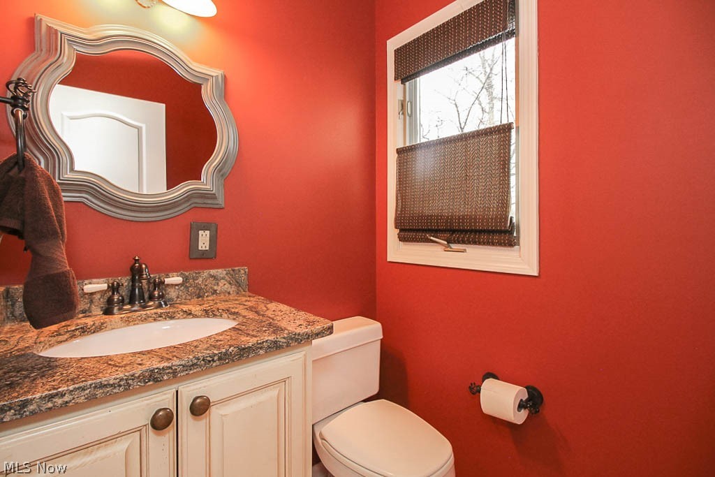 434 Longspur Road Highland Heights, OH 44143 - Photo 17 of 35 Half bath on the main level.