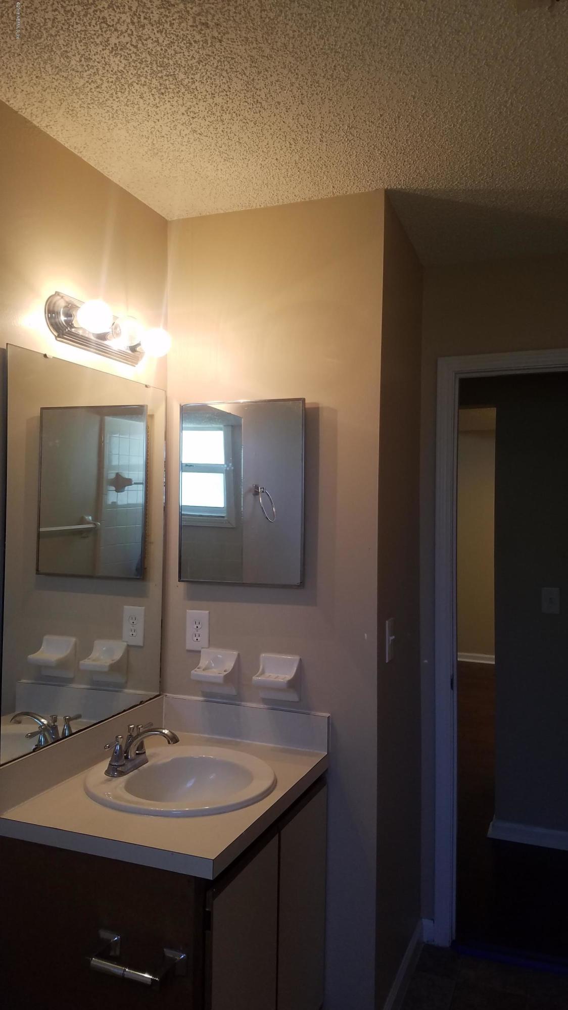 11757 Wattle Tree Road North Jacksonville, FL 32246 - Photo 12 of 22 20181127_120927