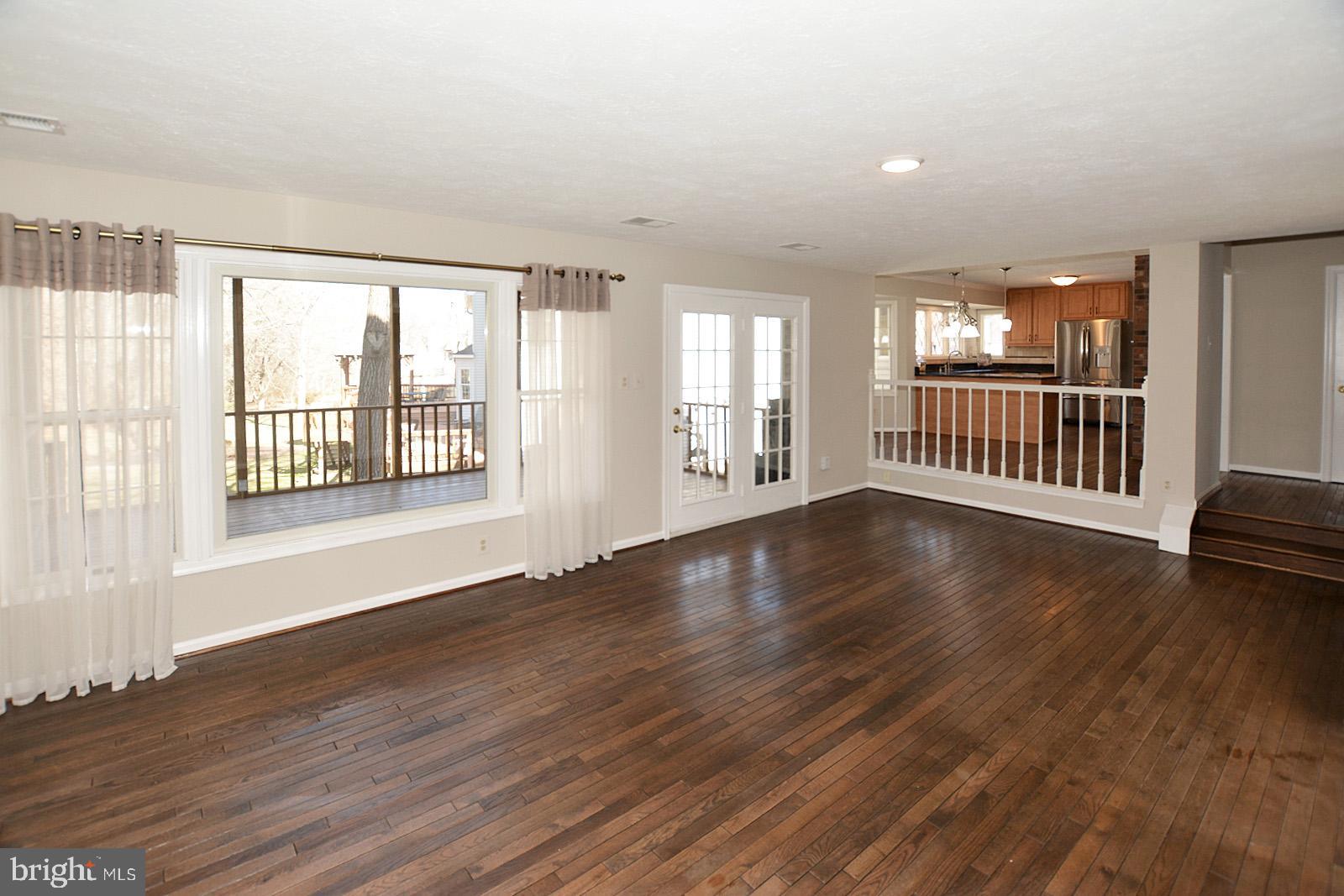 81 Rutherford Circle Sterling, VA 20165 - Photo 25 of 55 Family room