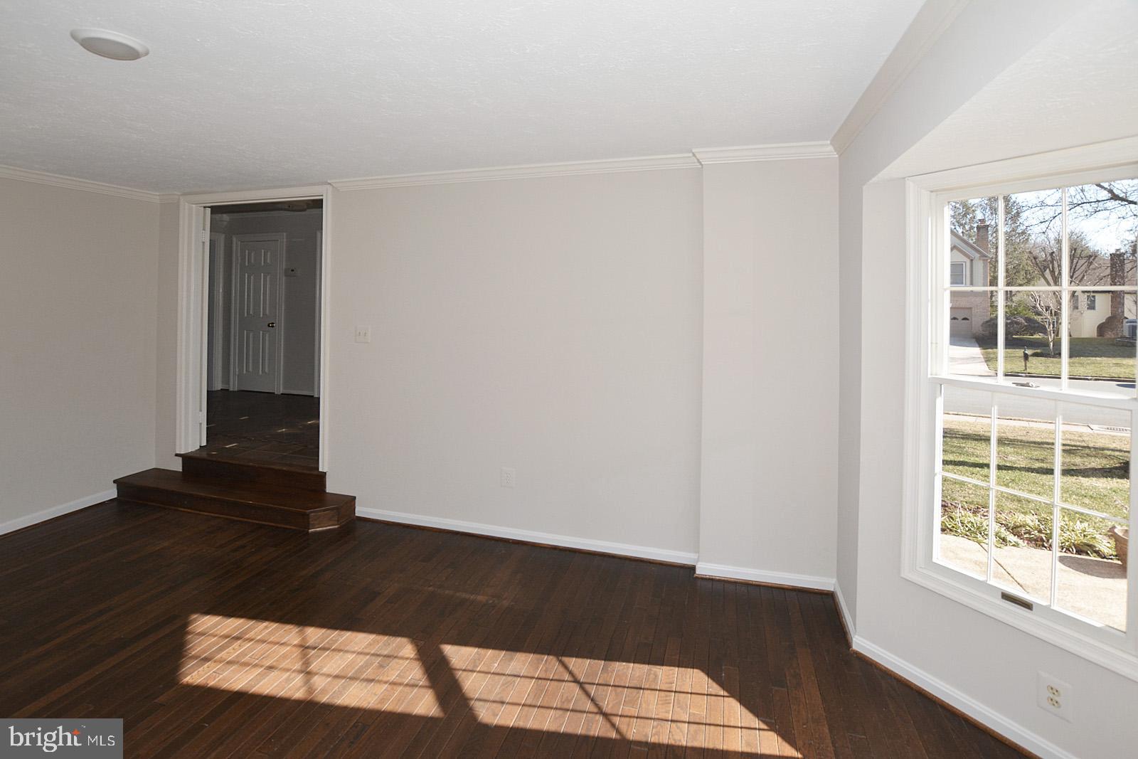 81 Rutherford Circle Sterling, VA 20165 - Photo 6 of 55 Hardwoods throughout main and upper levels