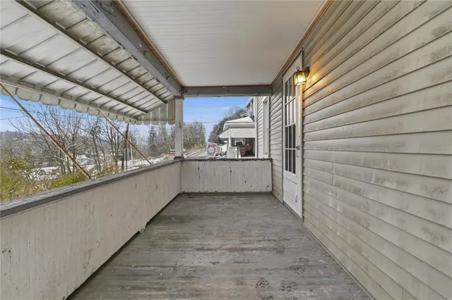 a view of a storage & utility room