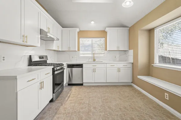 $2,050 | 4411 Leyland Drive, Pearland, TX 77584